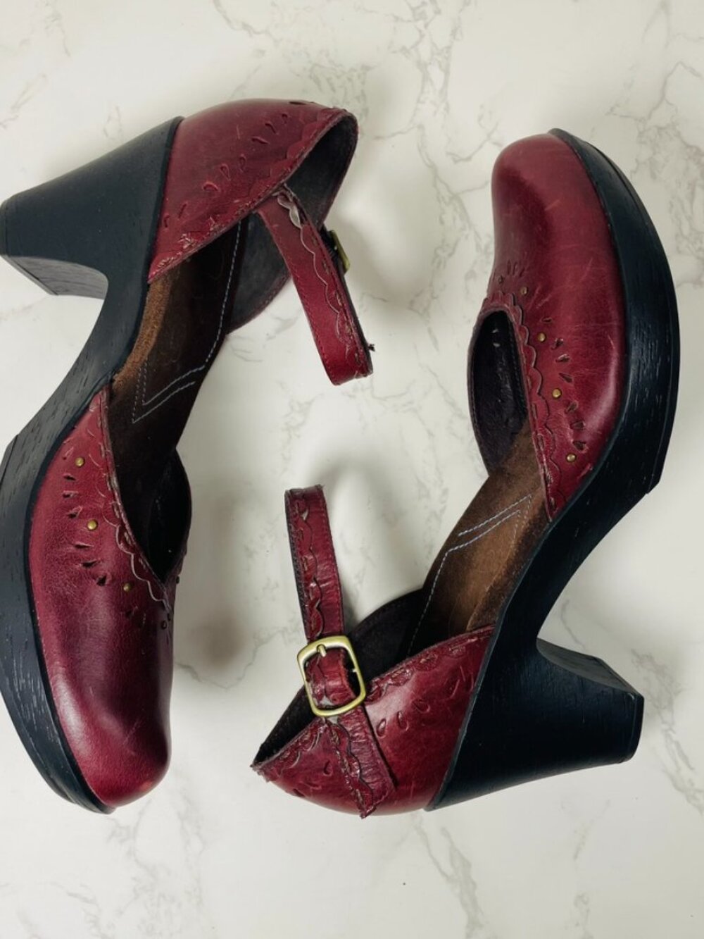 Indigo Clarks Burgundy Red Leather Scallop Edge Mary Jane Ankle Strap Heels | 8 - Picture 10 of 12
